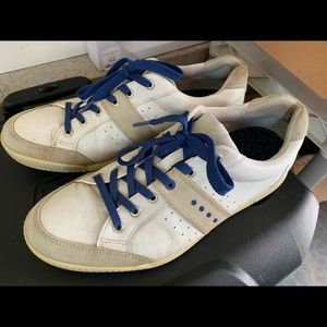 Men’s golf shoes (size 45) fits like 11.5